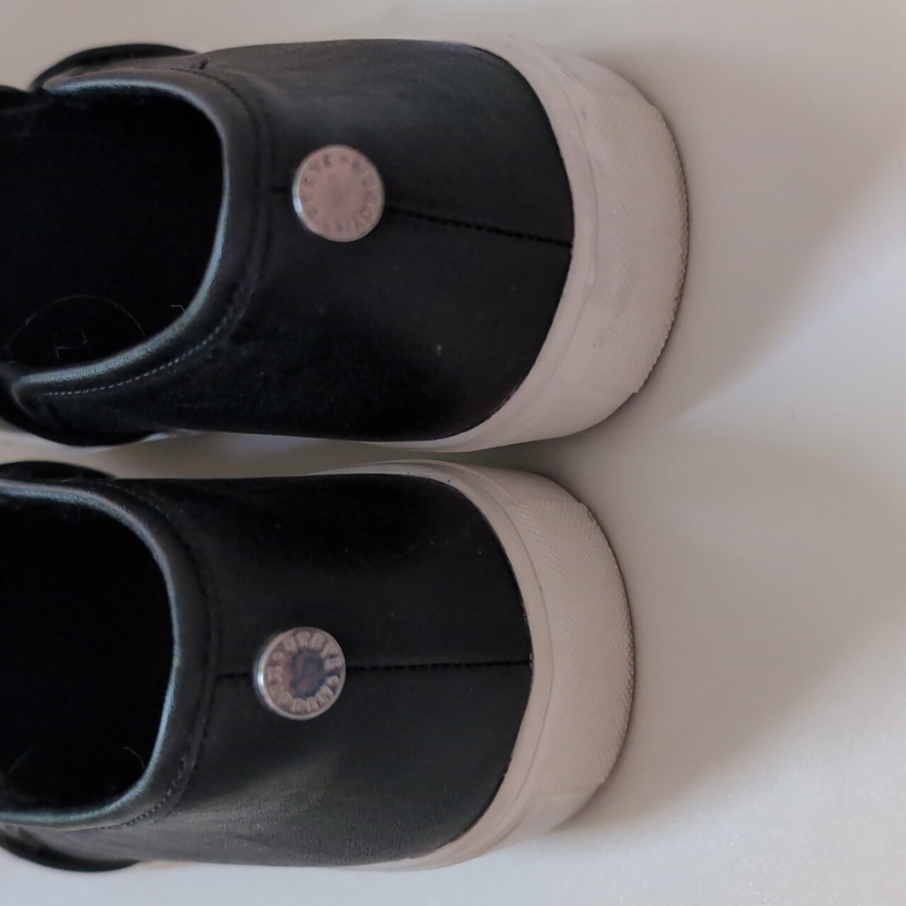 ๐ฉถ Steve Madden Black Silver Chrome Mirror Slip-On Sneakers - Picture 2 of 5